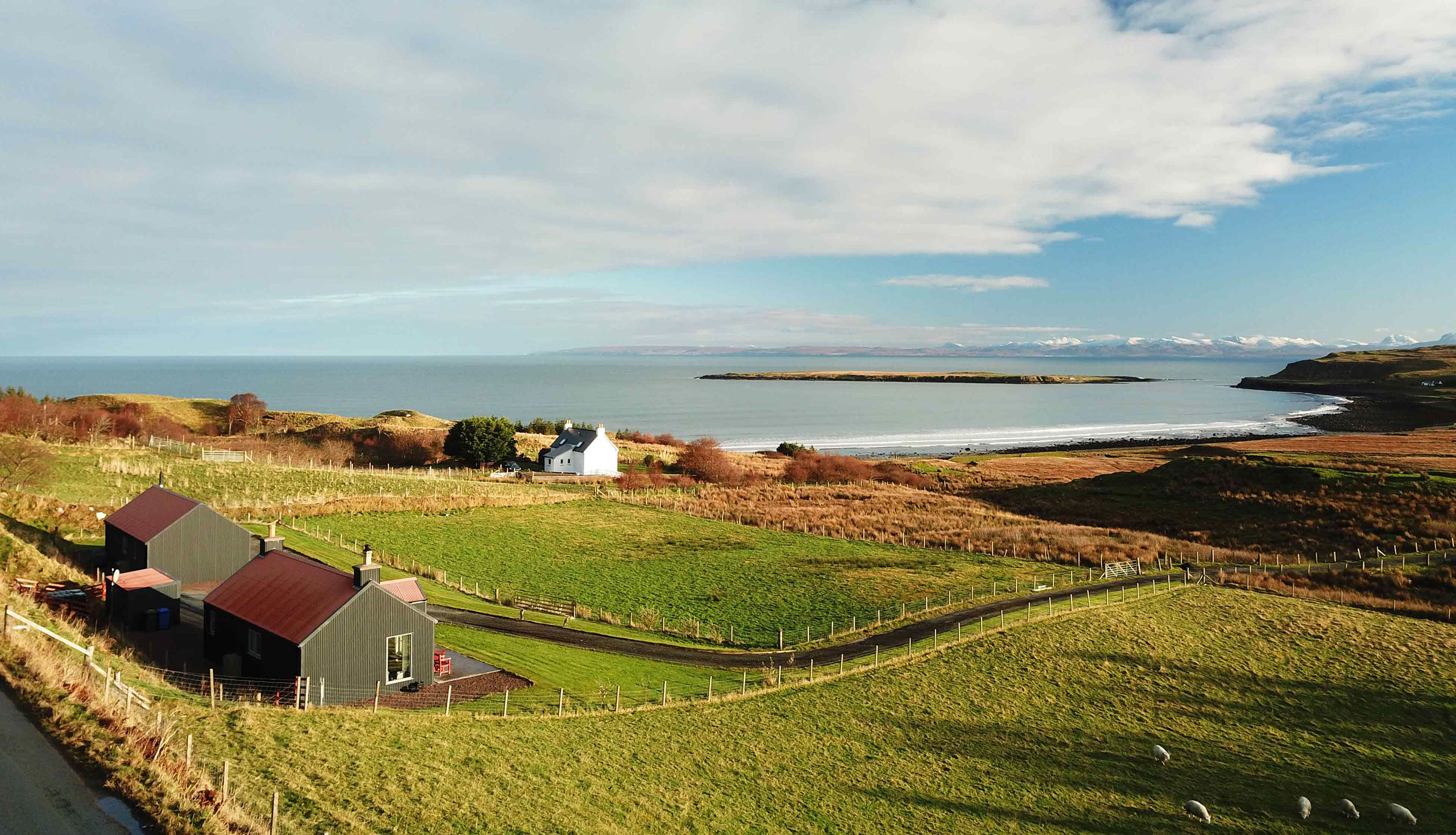 Brogaig Cottages ae located in Staffin on the Isle of Skye and offer amazing sea and mountain views